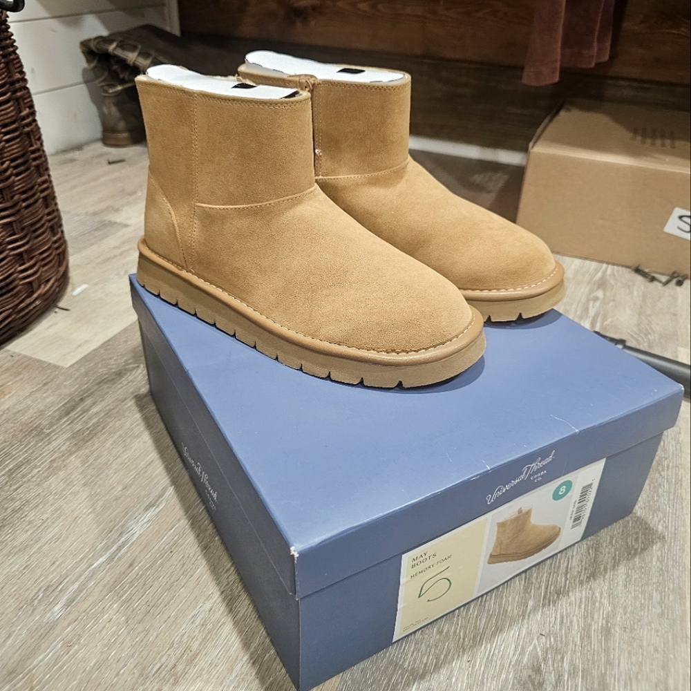 Nwt Memory Foam Rubber Sole Ankle Boots